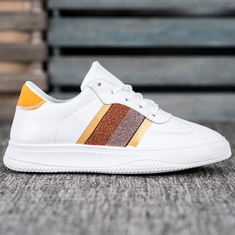 Small Swan Calzado deportivo de moda blanco 1