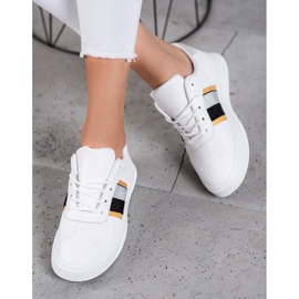 Small Swan Calzado deportivo de moda blanco 1