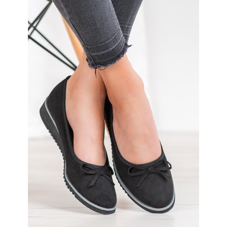 Goodin Bailarina con lazo negro 1