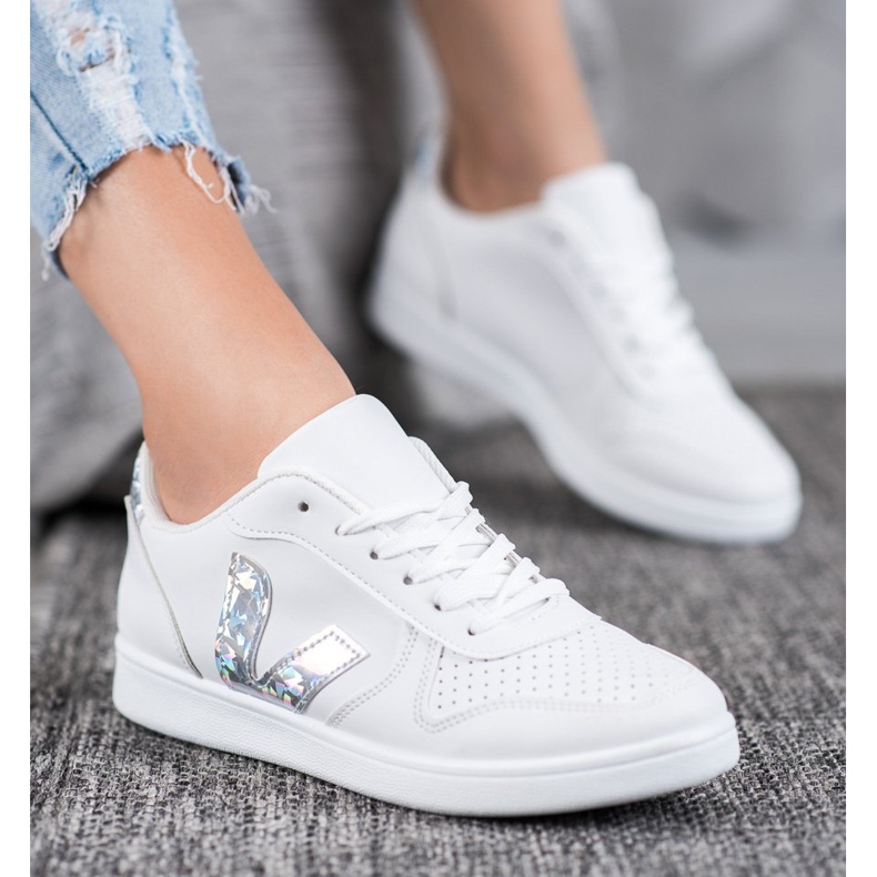 SHELOVET Zapatos blancos con inserciones de holo 1