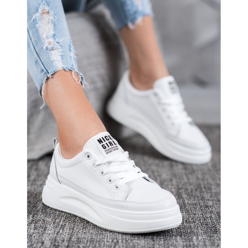 SHELOVET Zapatillas en la plataforma Nice Girl blanco 2