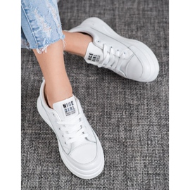SHELOVET Zapatillas en la plataforma Nice Girl blanco 3