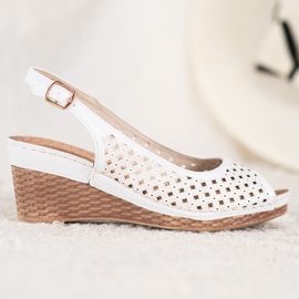 Sandalias caladas en la cuña VINCEZA blanco 2