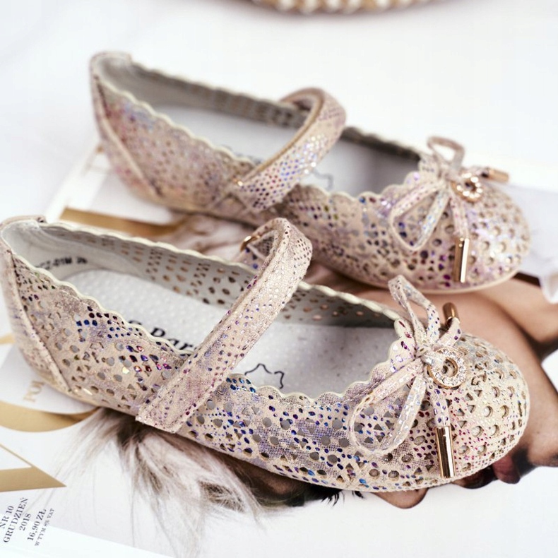 S.Barski Bailarinas Infantiles Beige Calado con Velcro Barski Remtro 1