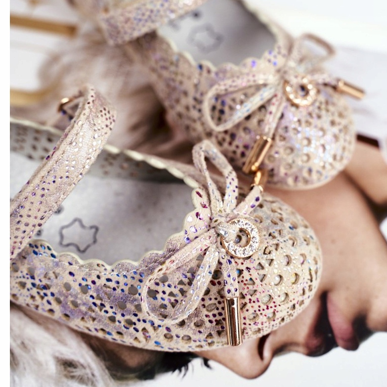 S.Barski Bailarinas Infantiles Beige Calado con Velcro Barski Remtro 2