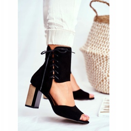 Sandalias de mujer en tacón alto Maciejka Black Suede 04122-01 negro 1 Sandalias de mujer en tacón alto Maciejka Black Suede 04122-01 negro 1