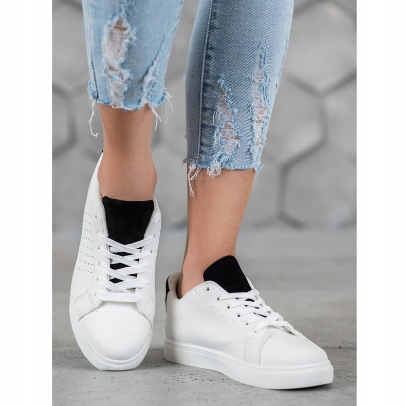 SHELOVET Zapatos blancos con aplicaciones de ante 2 SHELOVET Zapatos blancos con aplicaciones de ante 2