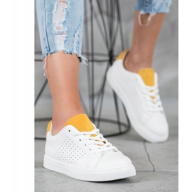 SHELOVET Zapatos blancos con aplicaciones de ante 1