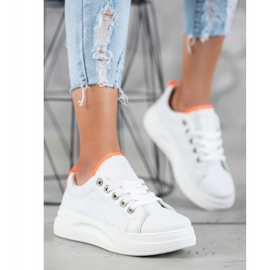 SHELOVET Zapatillas de moda en la plataforma blanco 1