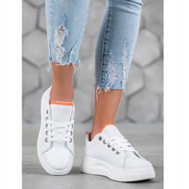 SHELOVET Zapatillas de moda en la plataforma blanco 2