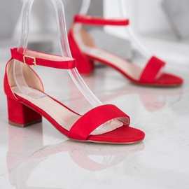 Small Swan Sandalias rojas en una barra rojo 3
