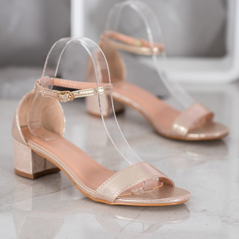 Small Swan Sandalias de piel ecológica brillante amarillo 2