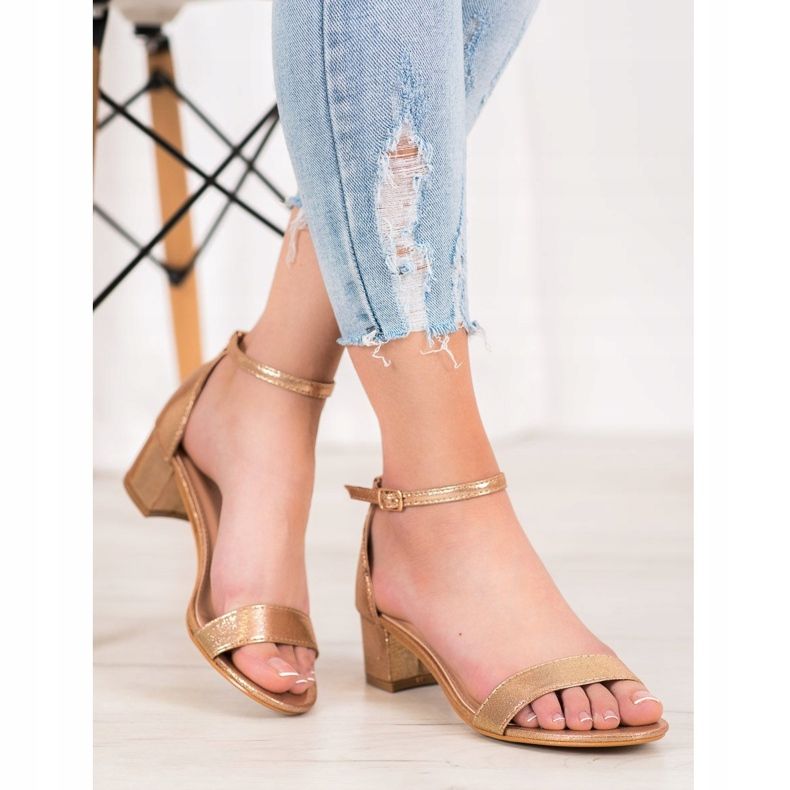 Small Swan Sandalias de piel ecológica brillante dorado 1