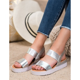 SHELOVET Sandalias plateadas en la plataforma gris 3