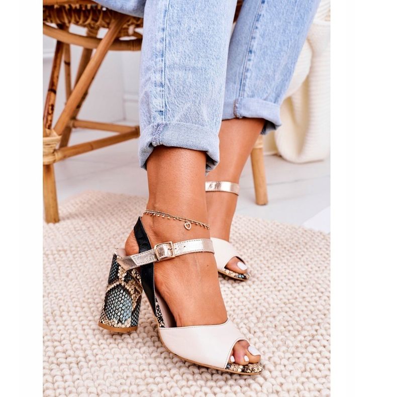 Sandalias En Una Barra Laura Messi 2136 Cuero Negro Serpiente Altres multicolor amarillo 1