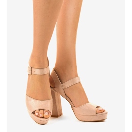 Sandalias beige sobre ante de poste 77-102 1