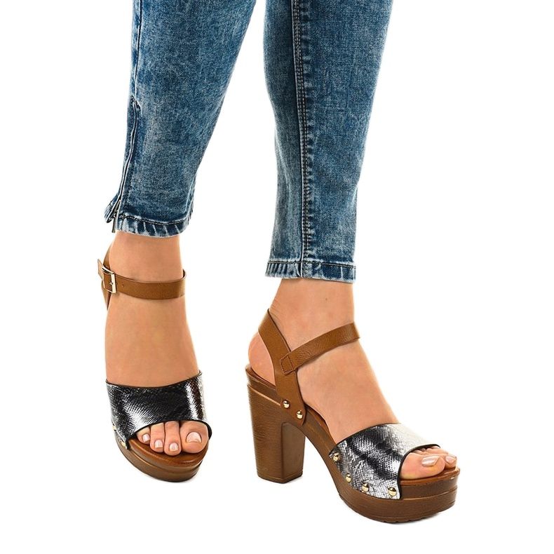 Sandalias negras de tacón 150-615 negro 1