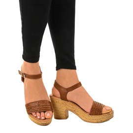 Sandalias de tacón marrón 150-614 1