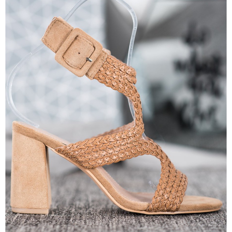 SHELOVET Sandalias trenzadas en una barra marrón 2