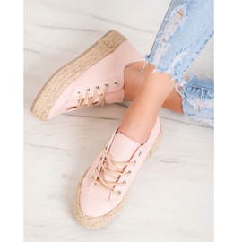 Kylie Zapatillas en una plataforma de paja rosa 1