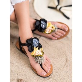 Ch. Creation Sandalias Con Flores negro 1