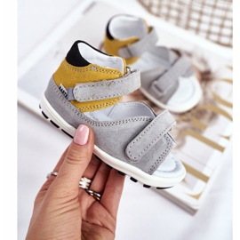 Bartek S.A. Sandalias Preventivas Infantiles Primeros Pasos Bartek W-71266 gris amarillo 2 Bartek S.A. Sandalias Preventivas Infantiles Primeros Pasos Bartek W-71266 gris amarillo 2