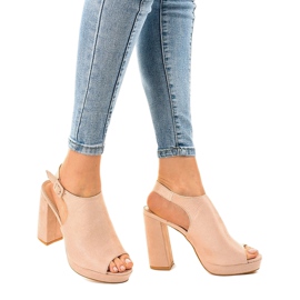 Botas de ante beige en el poste 77-103 1