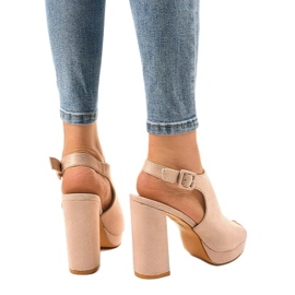 Botas de ante beige en el poste 77-103 3