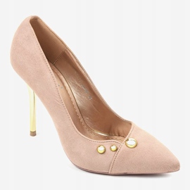 Tacones altos beige clásicos con tachuelas NE05P 1 Tacones altos beige clásicos con tachuelas NE05P 1