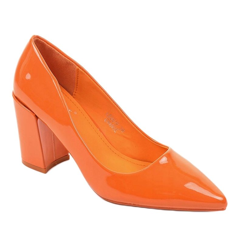 Bombas naranjas en el poste LE061P 1