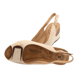 Cómodas sandalias de cuña Evento 8SD98-6230 beige 5