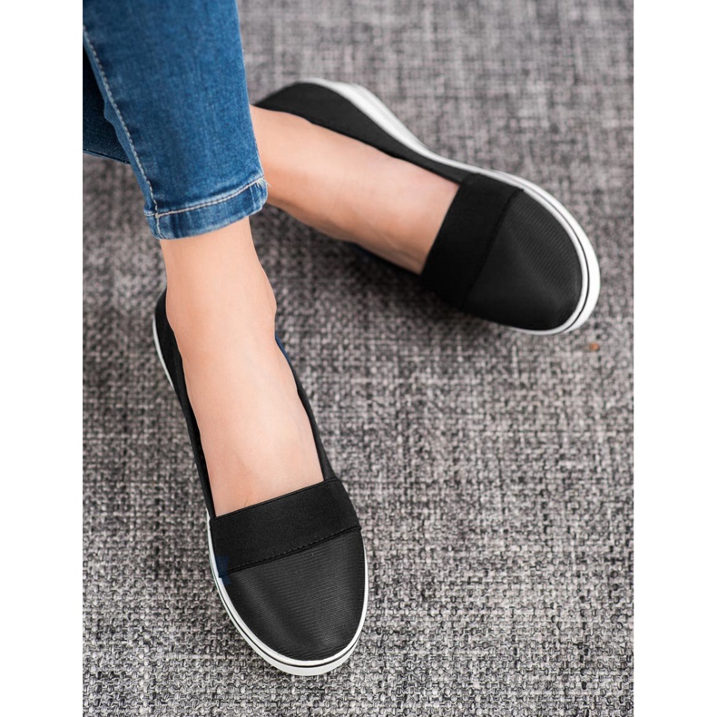 Renda Slipons negros en cuña 1