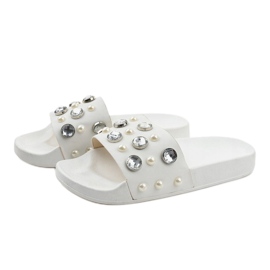Pantuflas blancas con perlas H-6567 blanco 2