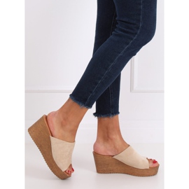 Zapatillas beige 10-236 Tacones cuña beige 2