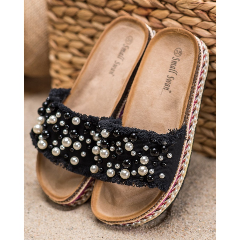 Small Swan Zapatillas En La Plataforma Con Perlas negro 1 Small Swan Zapatillas En La Plataforma Con Perlas negro 1