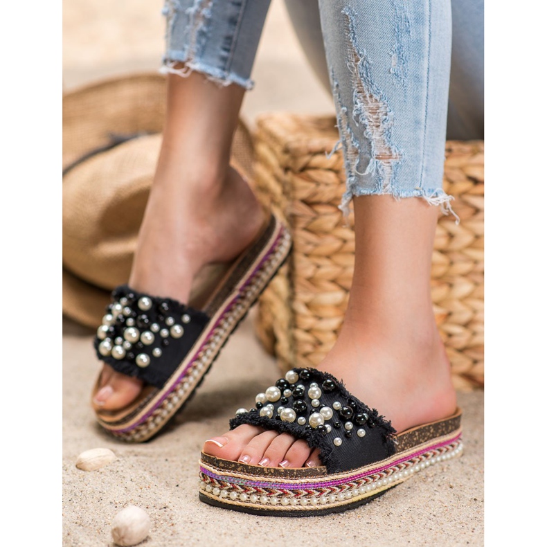 Small Swan Zapatillas En La Plataforma Con Perlas negro 2 Small Swan Zapatillas En La Plataforma Con Perlas negro 2