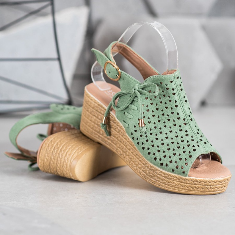 Small Swan Cómodas sandalias caladas verde 1