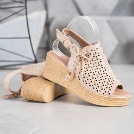 Small Swan Cómodas sandalias caladas marrón 1 Small Swan Cómodas sandalias caladas marrón 1