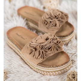 Small Swan Zapatillas de ante con adornos marrón 1