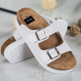 SHELOVET Zapatillas blancas en la plataforma blanco 1