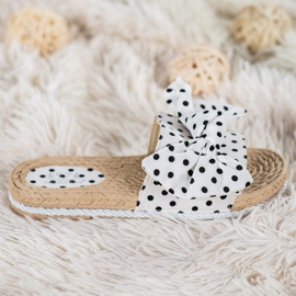 Small Swan Zapatillas de moda con un lazo blanco 2 Small Swan Zapatillas de moda con un lazo blanco 2