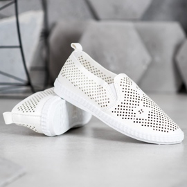 GOLL Slipons blancos calados 3
