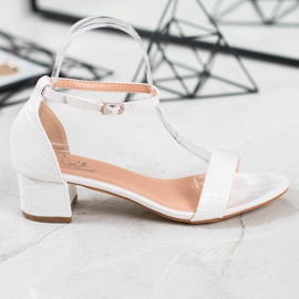 Small Swan Sandalias cómodas en un poste bajo blanco 2 Small Swan Sandalias cómodas en un poste bajo blanco 2