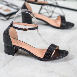 Small Swan Sandalias cómodas en un poste bajo negro 1 Small Swan Sandalias cómodas en un poste bajo negro 1