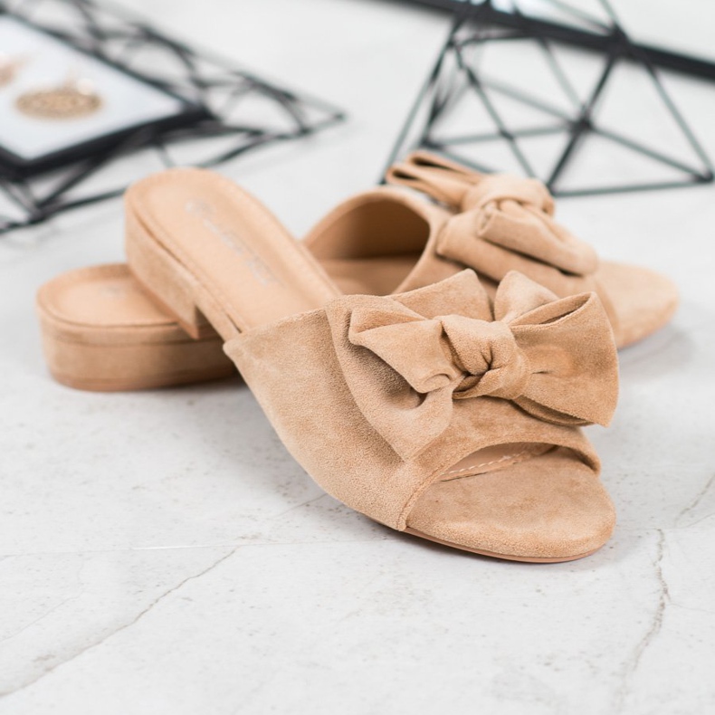 SHELOVET Chanclas beige con tacón plano 1