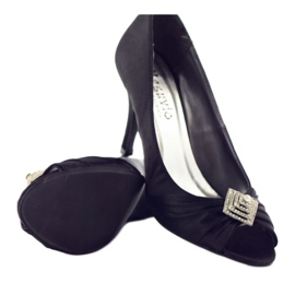 Zapatos de salón con decoración plateada McArthur 05-bk negro 4
