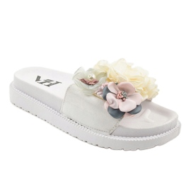 Pantuflas blancas PT-109 con flores blanco 1 Pantuflas blancas PT-109 con flores blanco 1