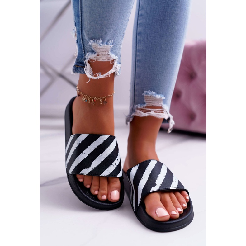 Pantuflas negras Aynna para mujer negro 2