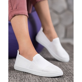Slipons blancos de MCKEYLOR 4