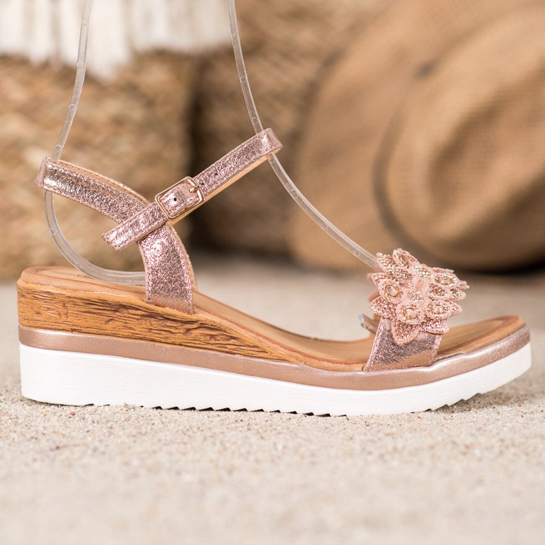 Mannika Cuñas elegantes con adornos. rosado 2 Mannika Cuñas elegantes con adornos. rosado 2